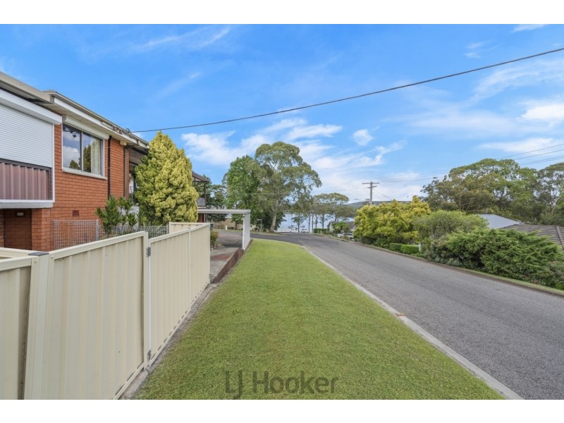 1 Blandford Street, Fennell Bay NSW 2283