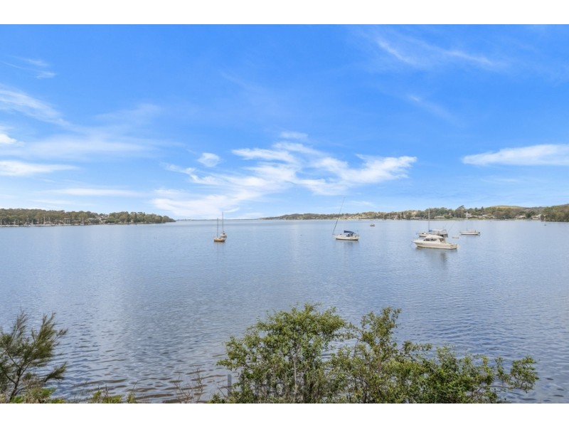 1 Blandford Street, Fennell Bay NSW 2283