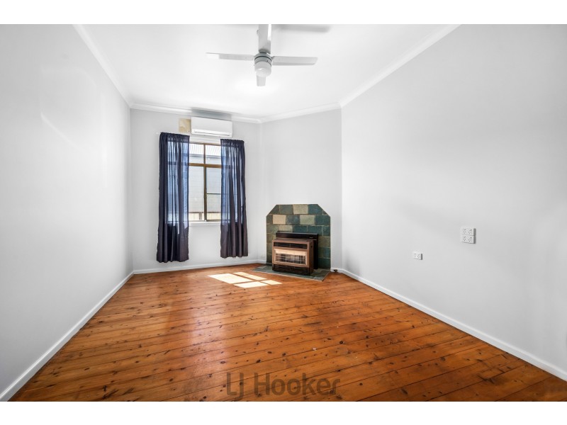 12 Macquarie Street, Boolaroo NSW 2284