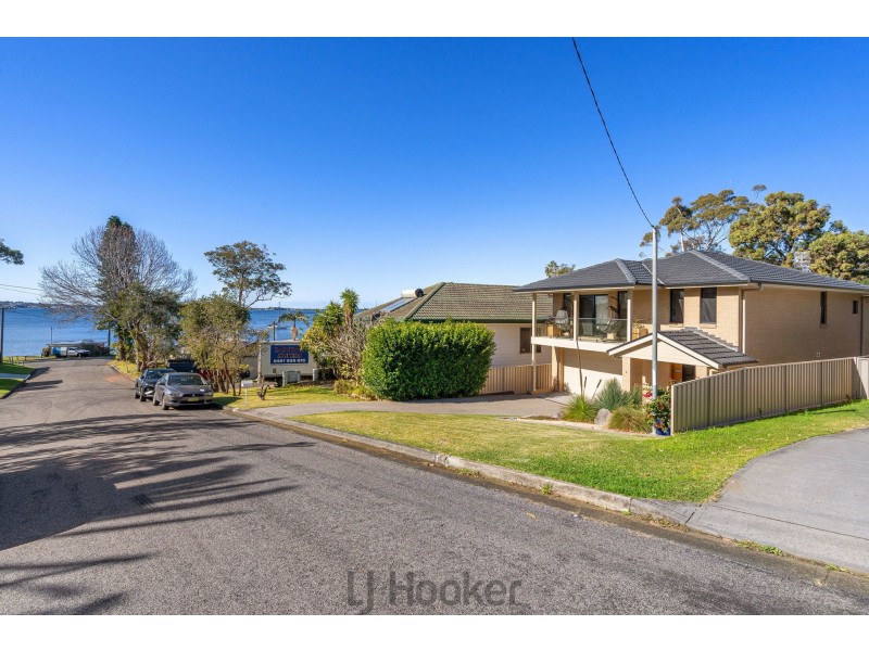 4 Rofe Street, Coal Point NSW 2283