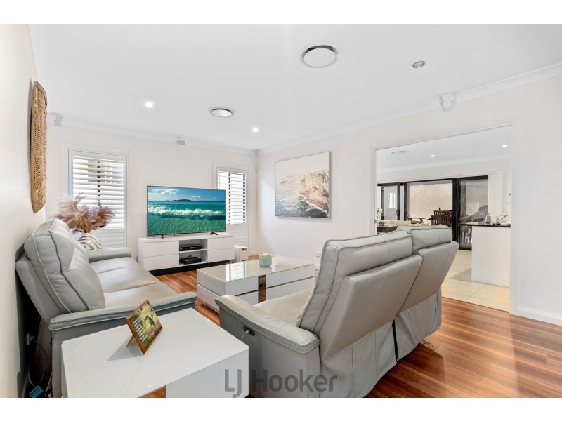 4 Rofe Street, Coal Point NSW 2283