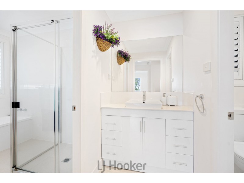 4 Rofe Street, Coal Point NSW 2283