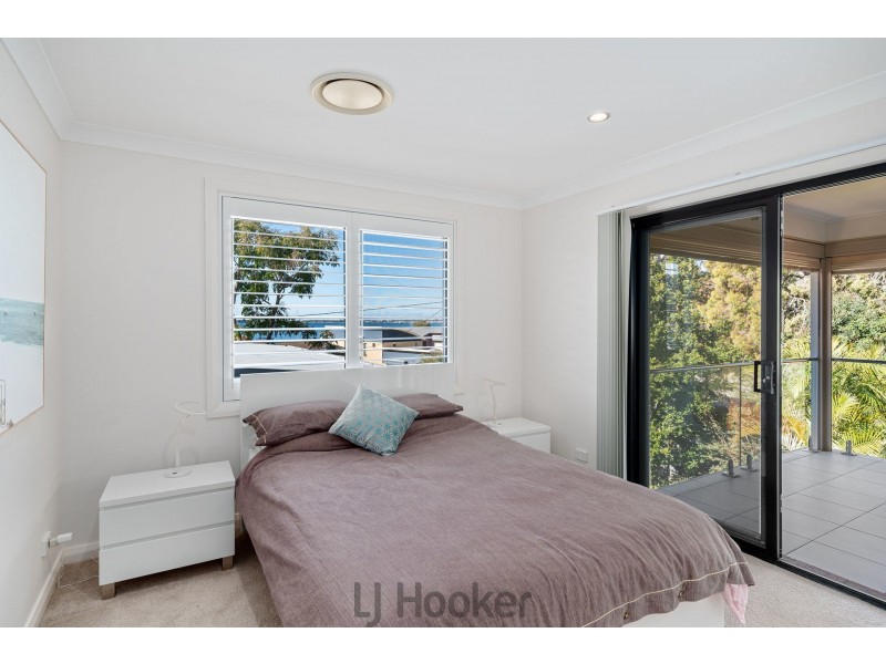 4 Rofe Street, Coal Point NSW 2283