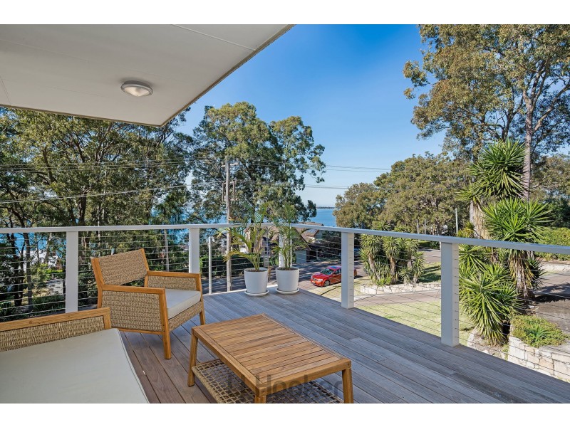 69 Skye Point Road, Coal Point NSW 2283