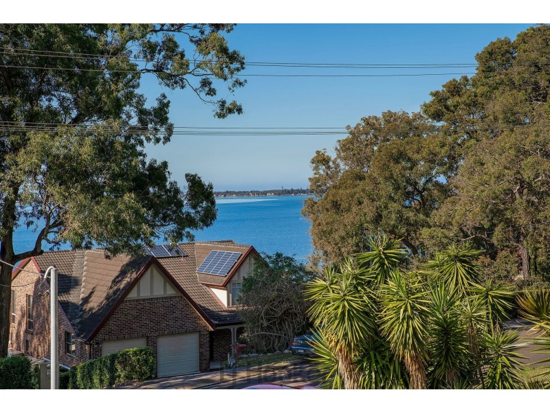 69 Skye Point Road, Coal Point NSW 2283