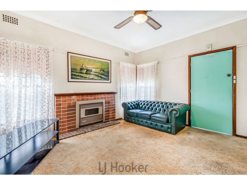 27 The Crescent, Gateshead NSW 2290