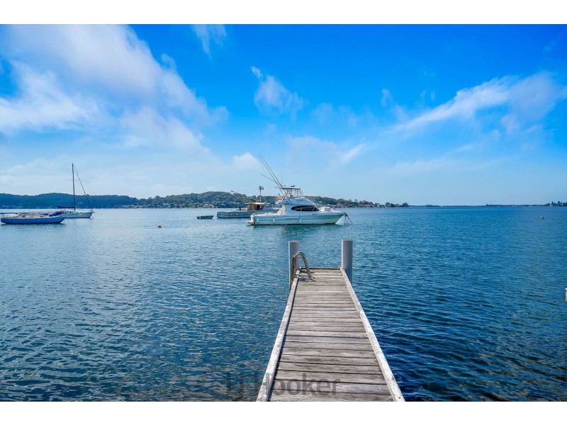 201 Fishing Point Road, Fishing Point NSW 2283