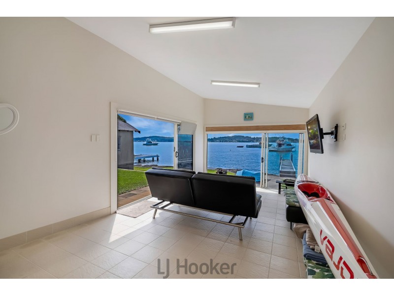 201 Fishing Point Road, Fishing Point NSW 2283