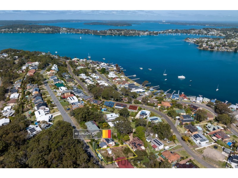 48 Sunlight Parade, Fishing Point NSW 2283
