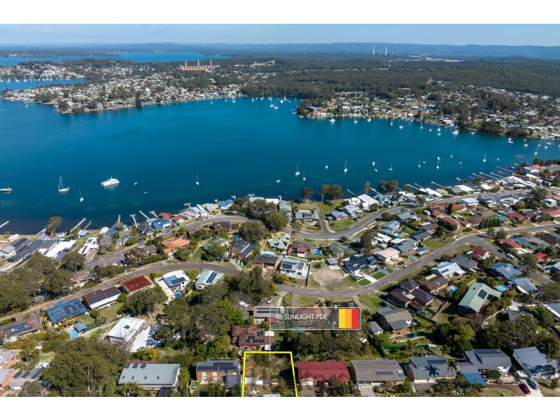 48 Sunlight Parade, Fishing Point NSW 2283