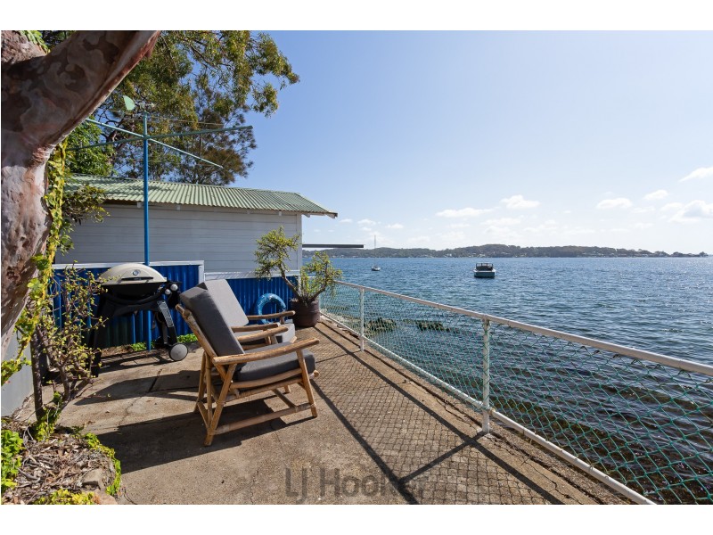 223 Fishing Point Road, Fishing Point NSW 2283