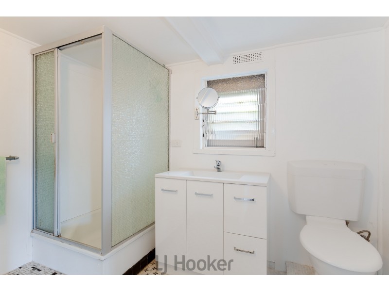 223 Fishing Point Road, Fishing Point NSW 2283