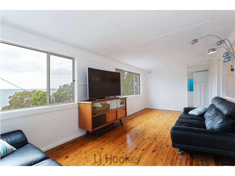 223 Fishing Point Road, Fishing Point NSW 2283