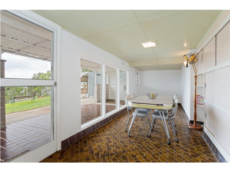 223 Fishing Point Road, Fishing Point NSW 2283