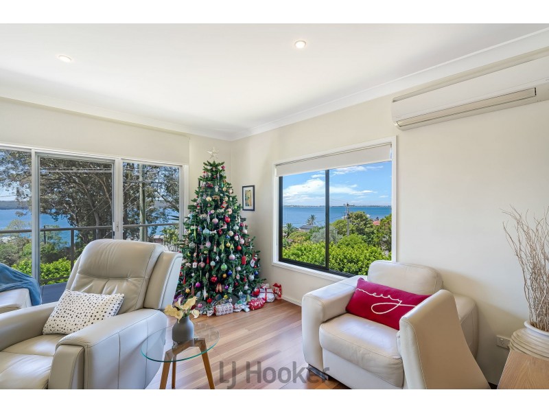 2 Amelia Street, Carey Bay NSW 2283