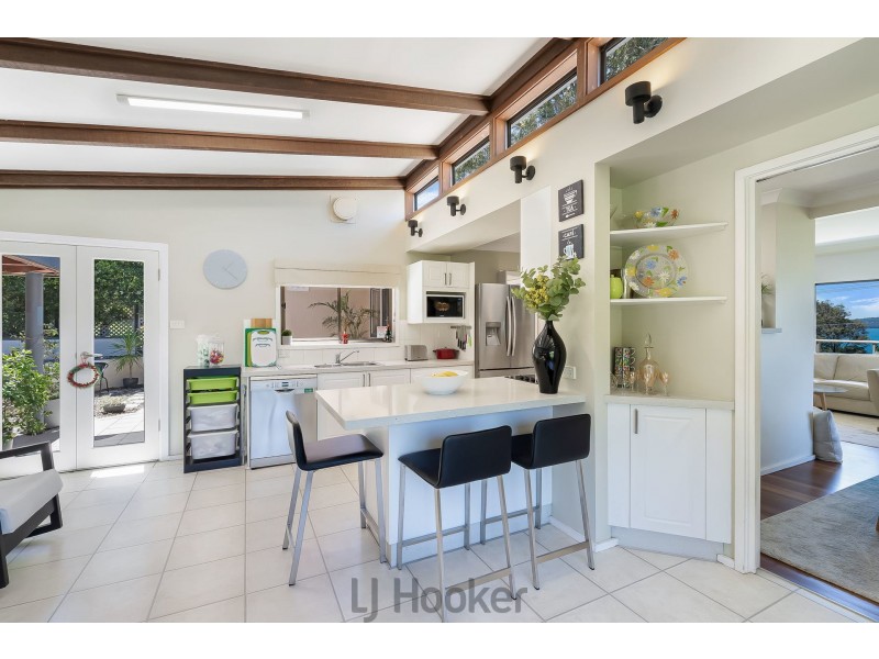 2 Amelia Street, Carey Bay NSW 2283