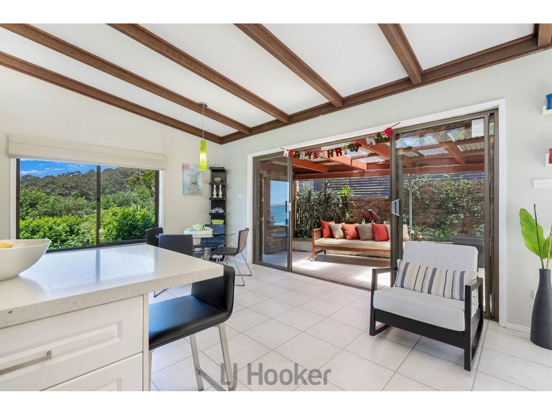 2 Amelia Street, Carey Bay NSW 2283