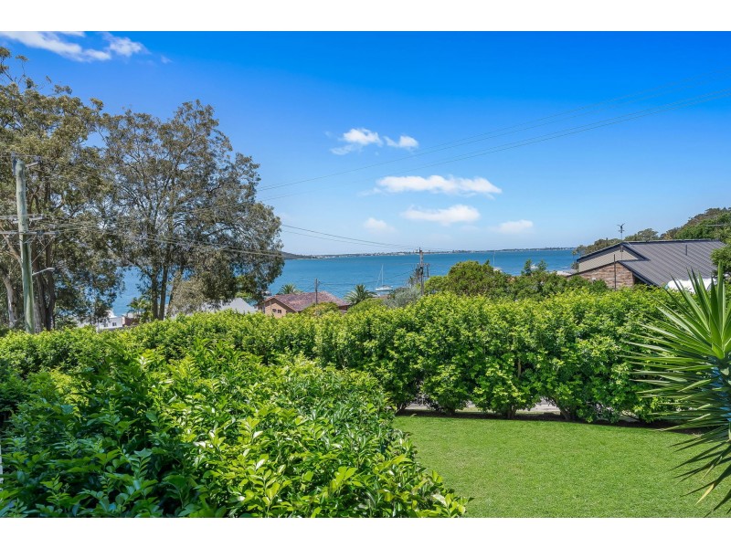 2 Amelia Street, Carey Bay NSW 2283
