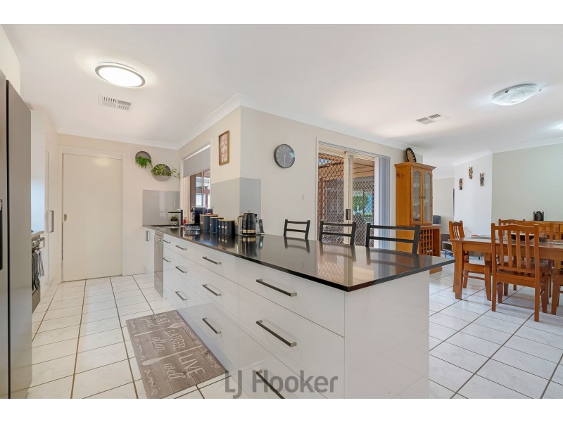 9 Nightingale Crescent, Cameron Park NSW 2285