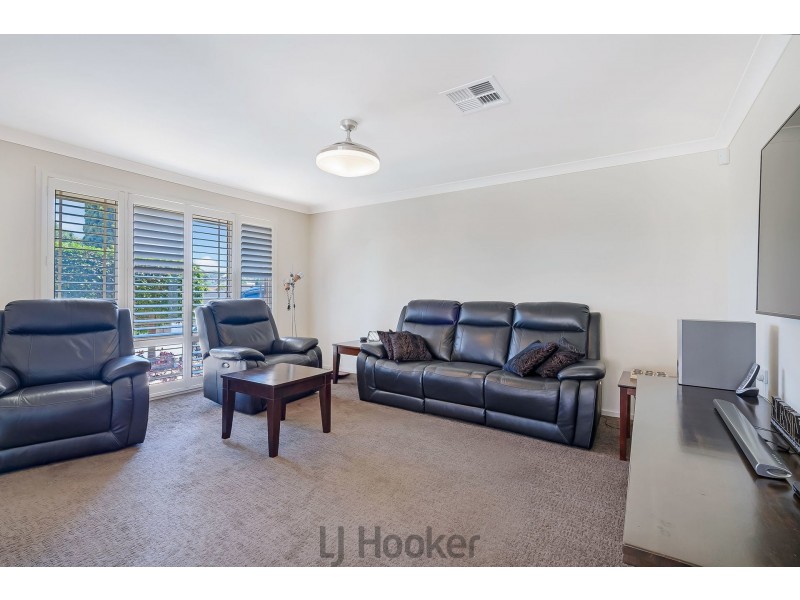 9 Nightingale Crescent, Cameron Park NSW 2285
