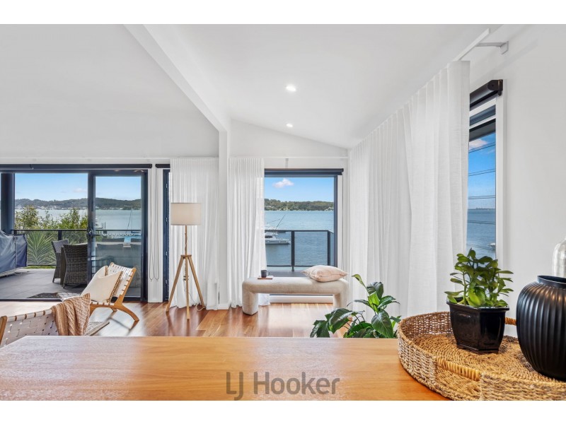 209 Fishing Point Road, Fishing Point NSW 2283