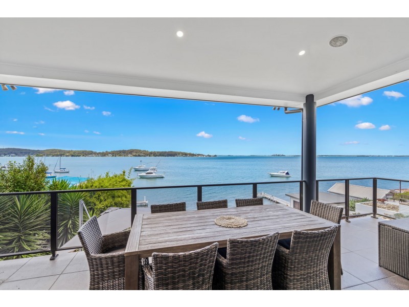 209 Fishing Point Road, Fishing Point NSW 2283
