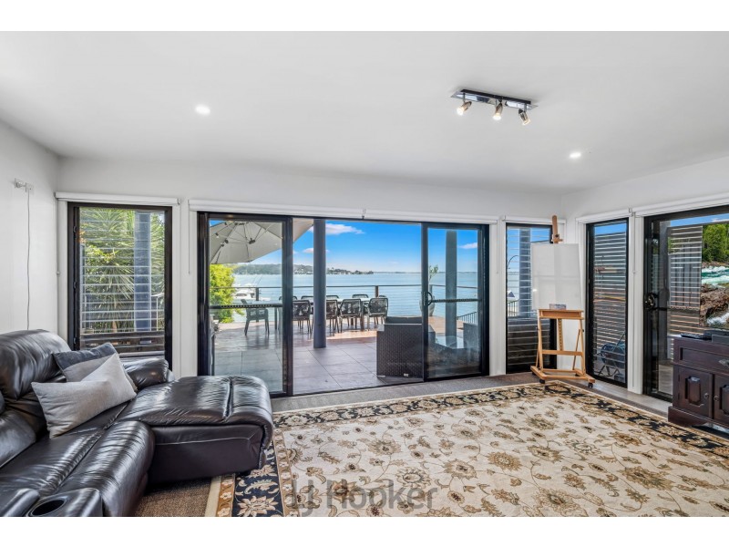 209 Fishing Point Road, Fishing Point NSW 2283