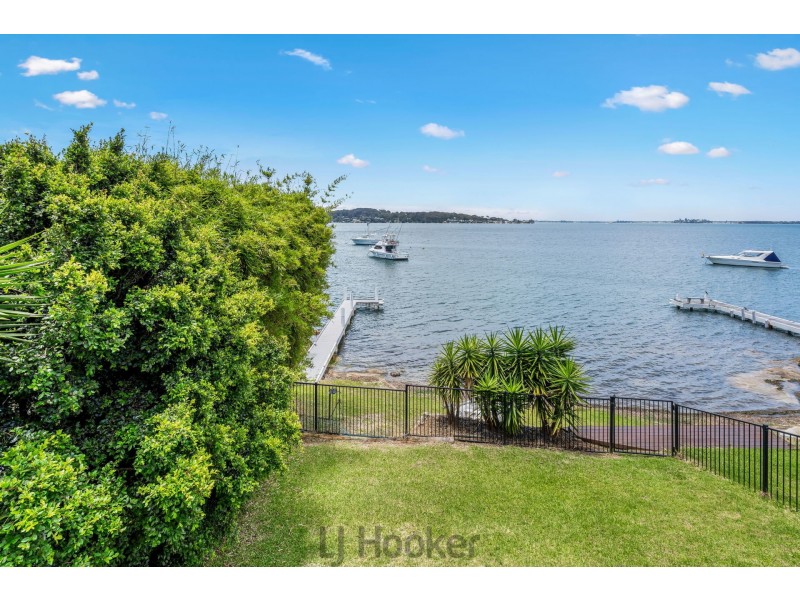 209 Fishing Point Road, Fishing Point NSW 2283