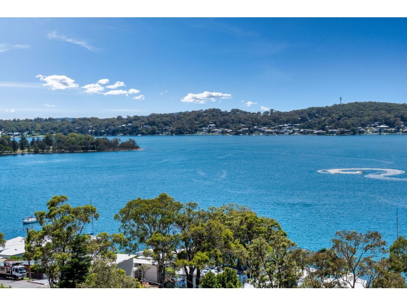 17 Ealing Crescent, Fishing Point NSW 2283