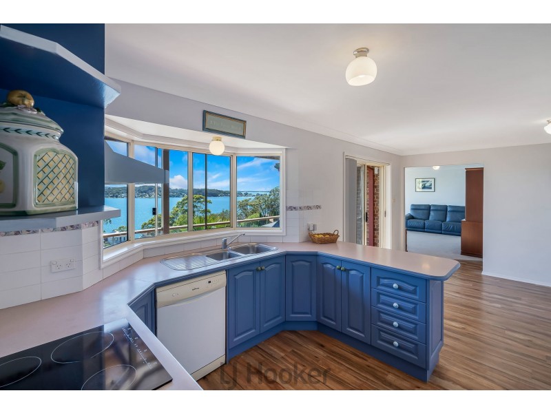17 Ealing Crescent, Fishing Point NSW 2283