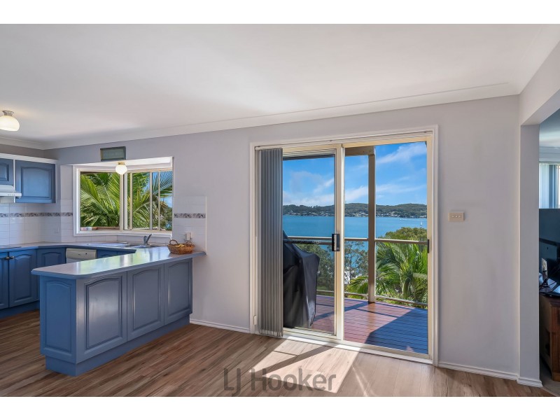 17 Ealing Crescent, Fishing Point NSW 2283