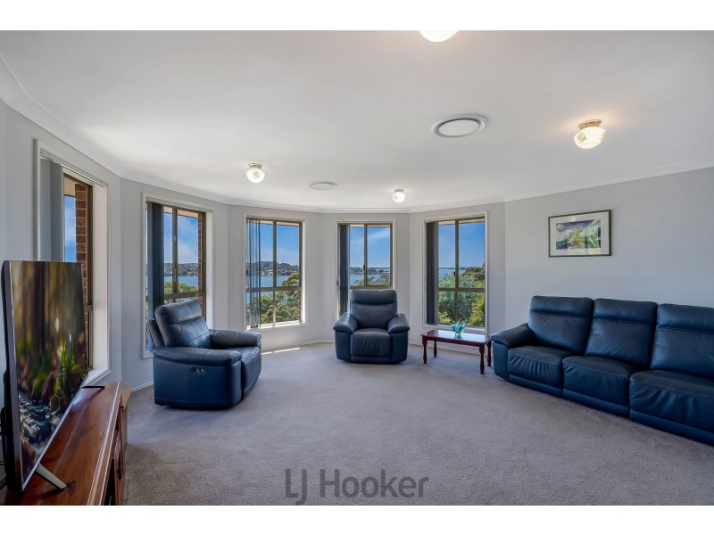 17 Ealing Crescent, Fishing Point NSW 2283