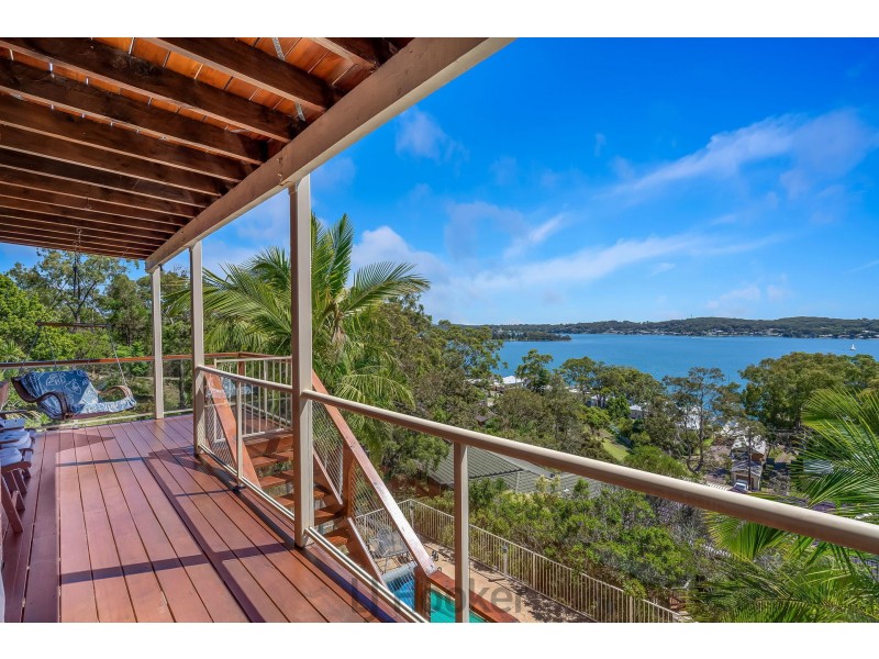 17 Ealing Crescent, Fishing Point NSW 2283