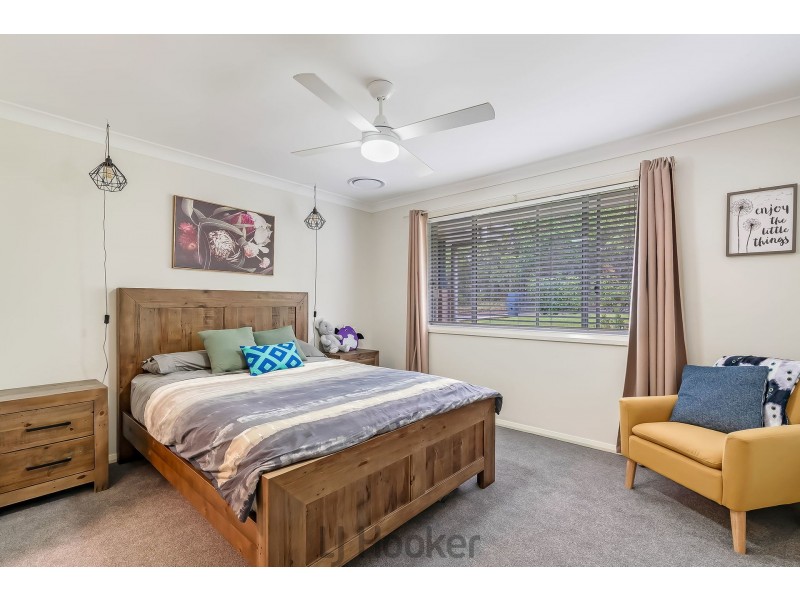 35 Jupiter Circuit, Cameron Park NSW 2285