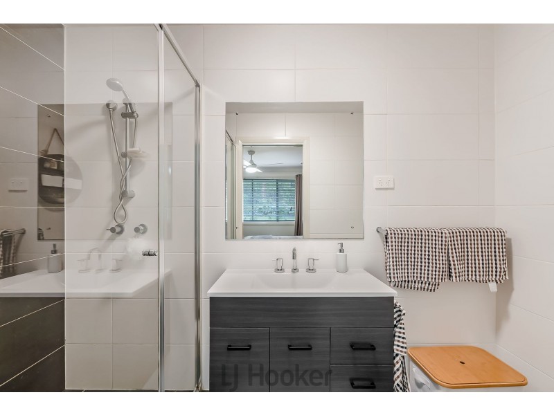 35 Jupiter Circuit, Cameron Park NSW 2285
