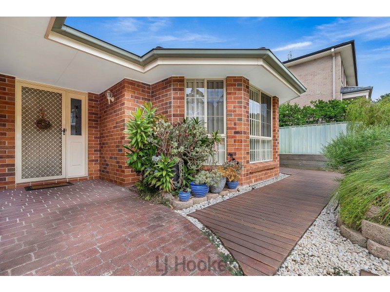 4 Lakeshore Close, Kilaben Bay NSW 2283