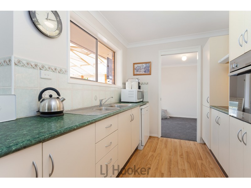 4 Lakeshore Close, Kilaben Bay NSW 2283