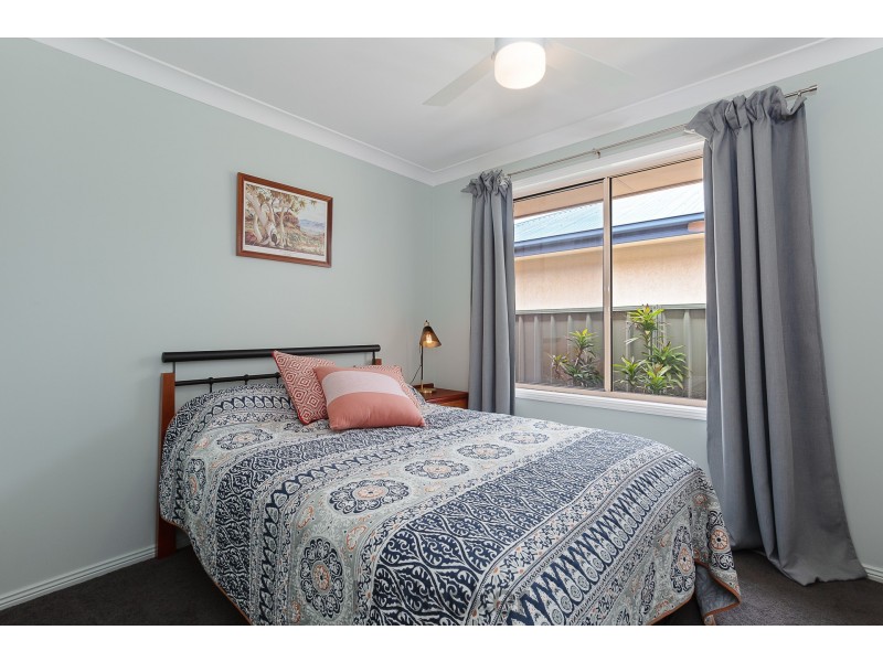 4 Lakeshore Close, Kilaben Bay NSW 2283