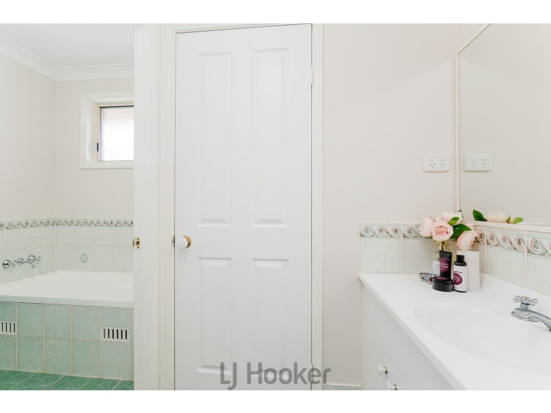 4 Lakeshore Close, Kilaben Bay NSW 2283