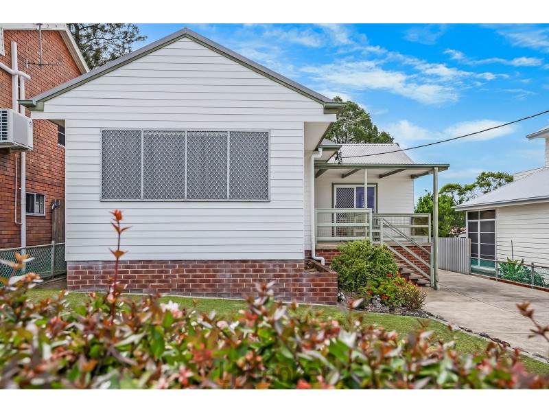6 Elizabeth Street, Fennell Bay NSW 2283
