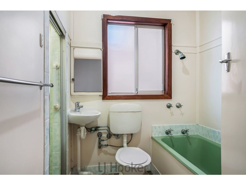 6 Elizabeth Street, Fennell Bay NSW 2283