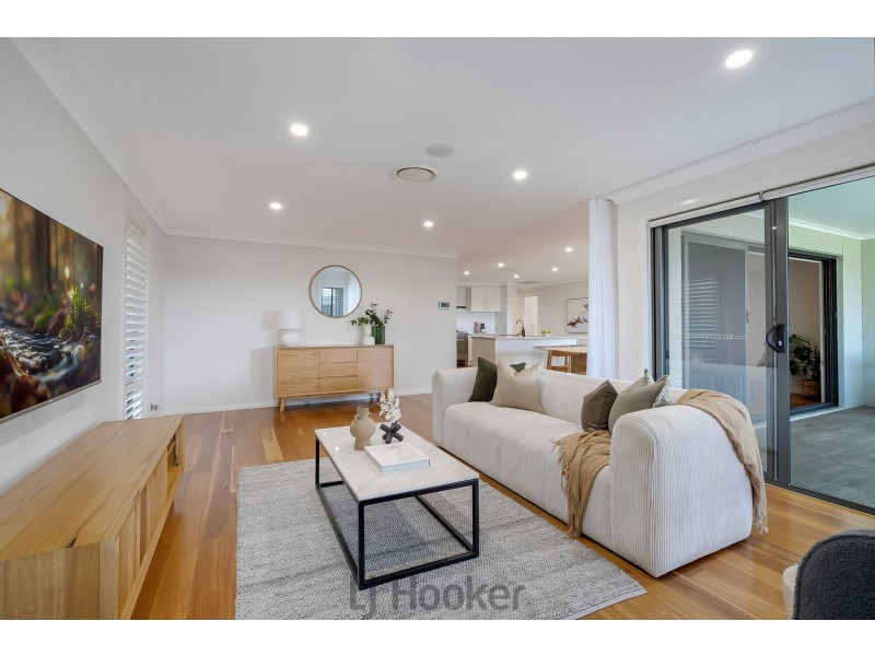 42 Ripon Way, Macquarie Hills NSW 2285
