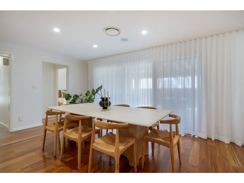 42 Ripon Way, Macquarie Hills NSW 2285
