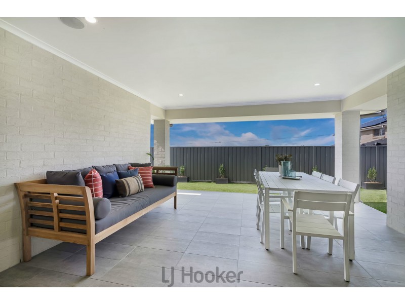 42 Ripon Way, Macquarie Hills NSW 2285