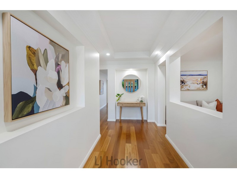 42 Ripon Way, Macquarie Hills NSW 2285