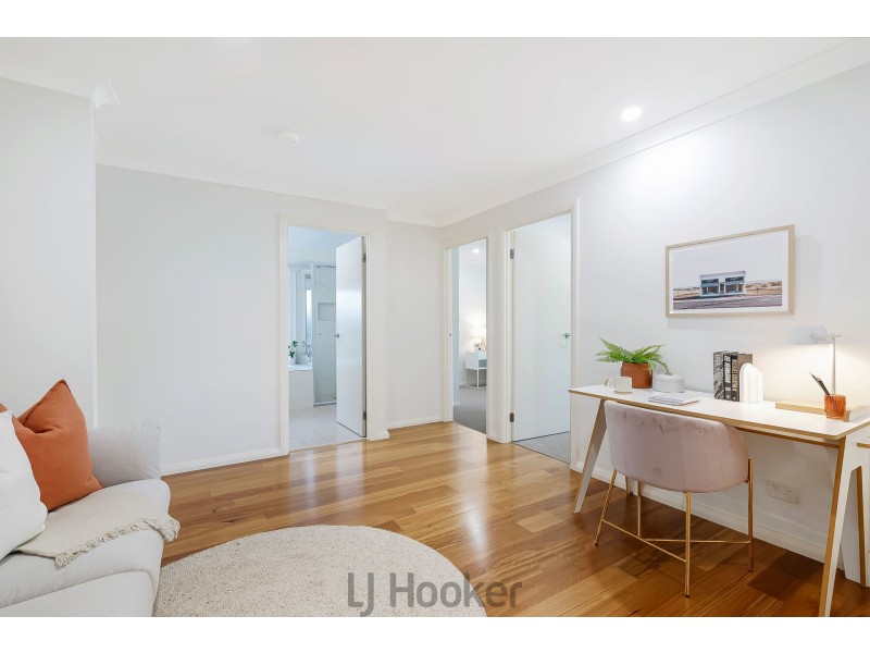 42 Ripon Way, Macquarie Hills NSW 2285