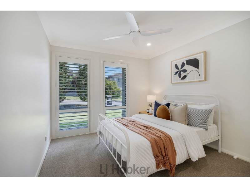 42 Ripon Way, Macquarie Hills NSW 2285