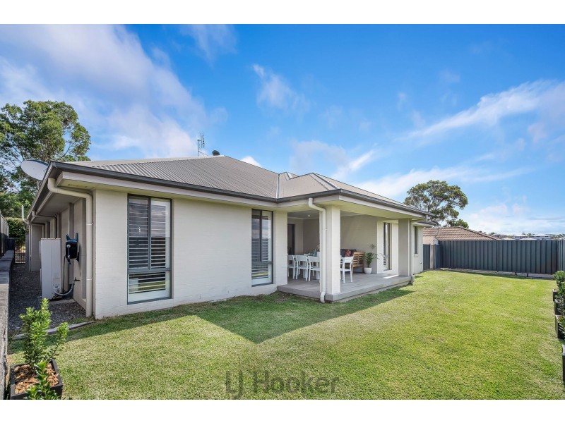 42 Ripon Way, Macquarie Hills NSW 2285