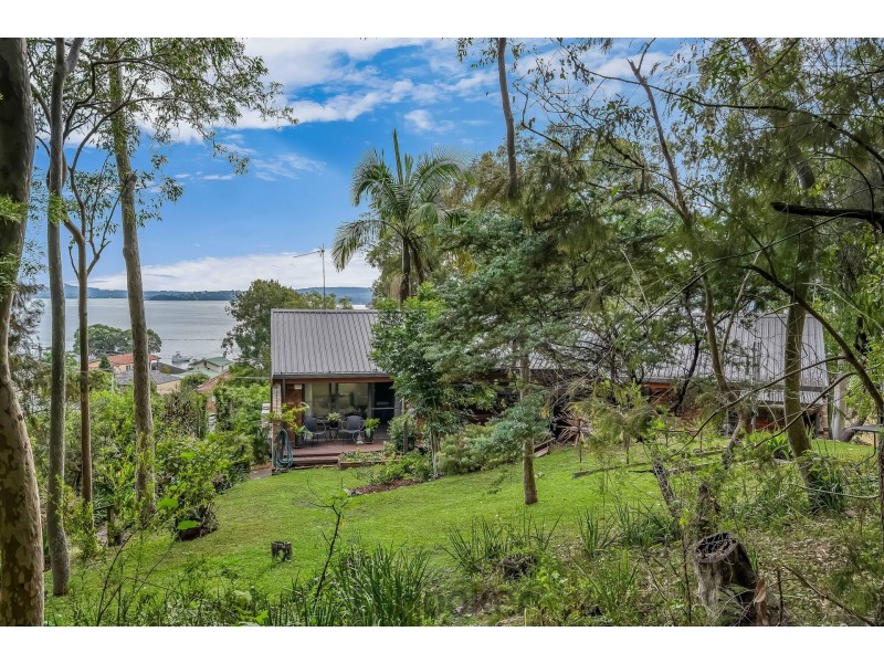 19 Skye Point Road, Coal Point NSW 2283
