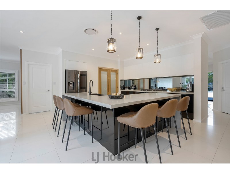 5 Bussorah Place, Cameron Park NSW 2285